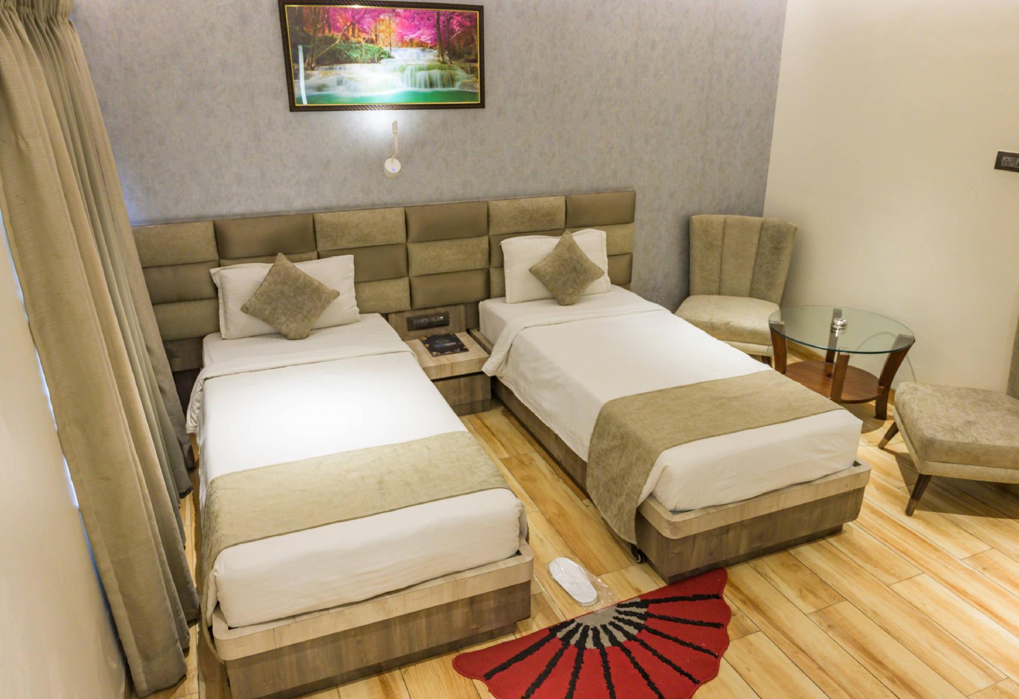 Super, Deluxe, Double Bed