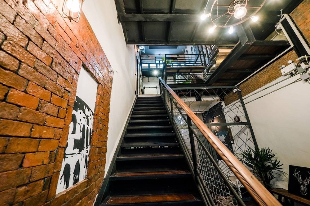 Zeds Hostel Bangkok 43/66