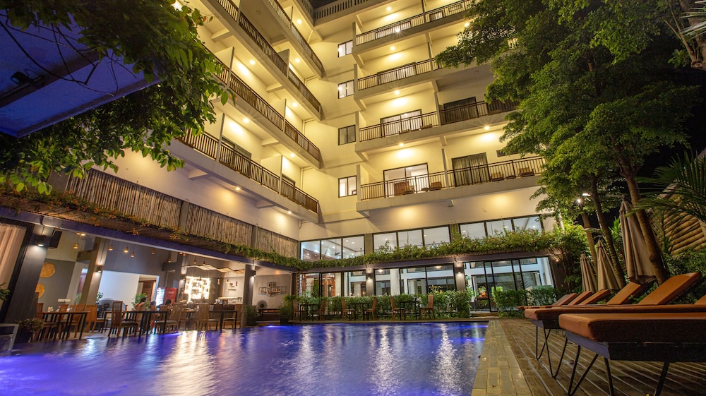 DACO Hotel 6/90