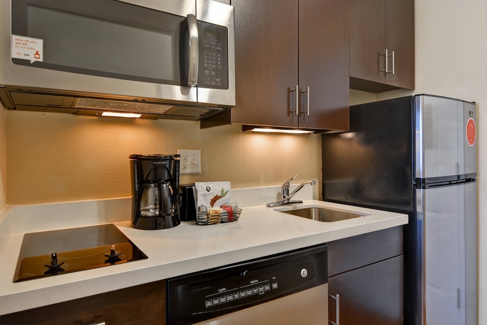 Towneplace Suites By Marriott Alexandria 32/35