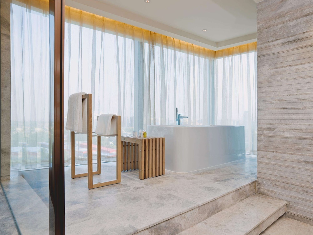 East Beijing Hotel 5/55