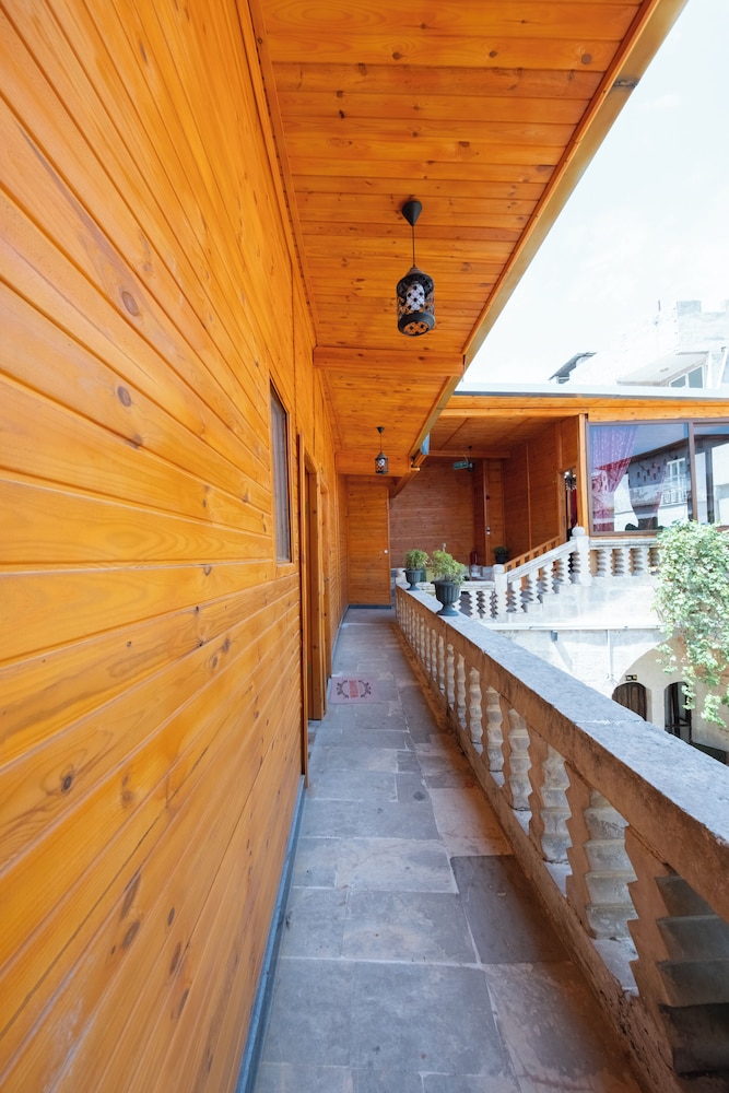 Karagul Otel 24/50