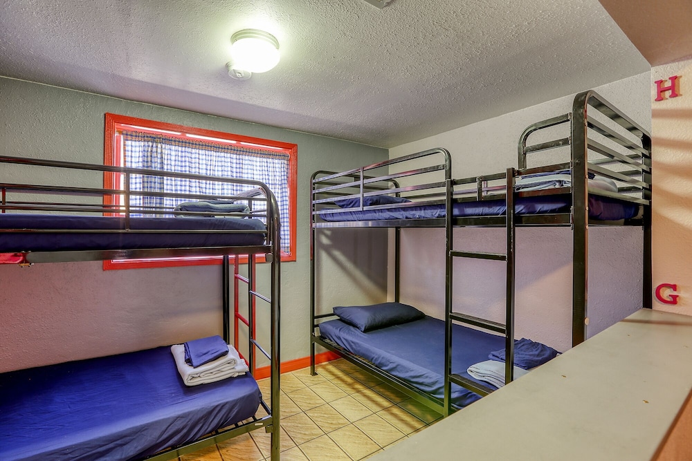 Sin City Hostel 13/50