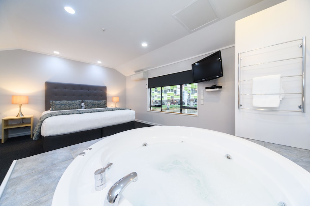 Aubyn Court Spa Motel 22/41