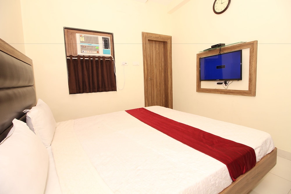 Hotel Meera 23/42
