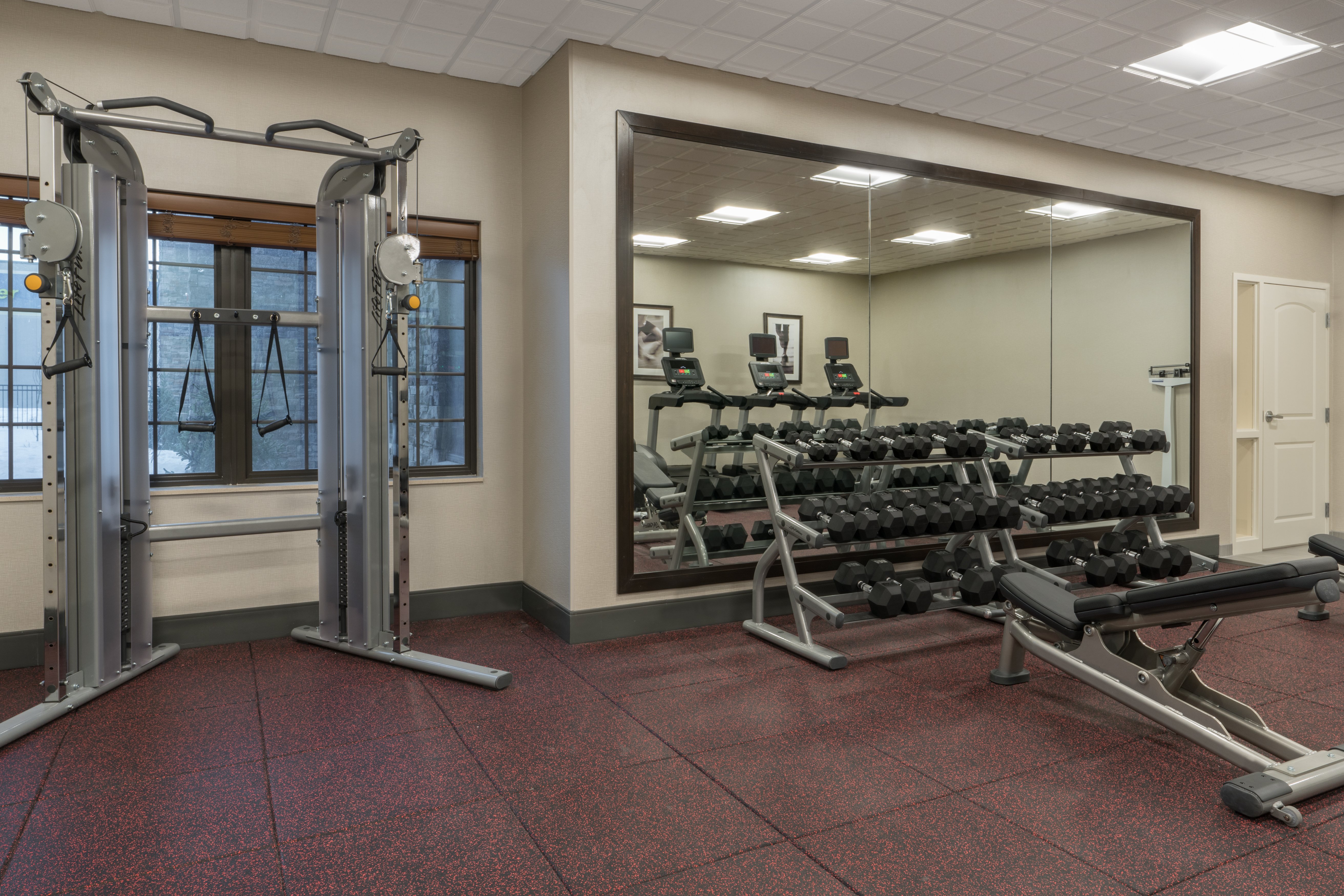Staybridge Suites Anchorage 38/76