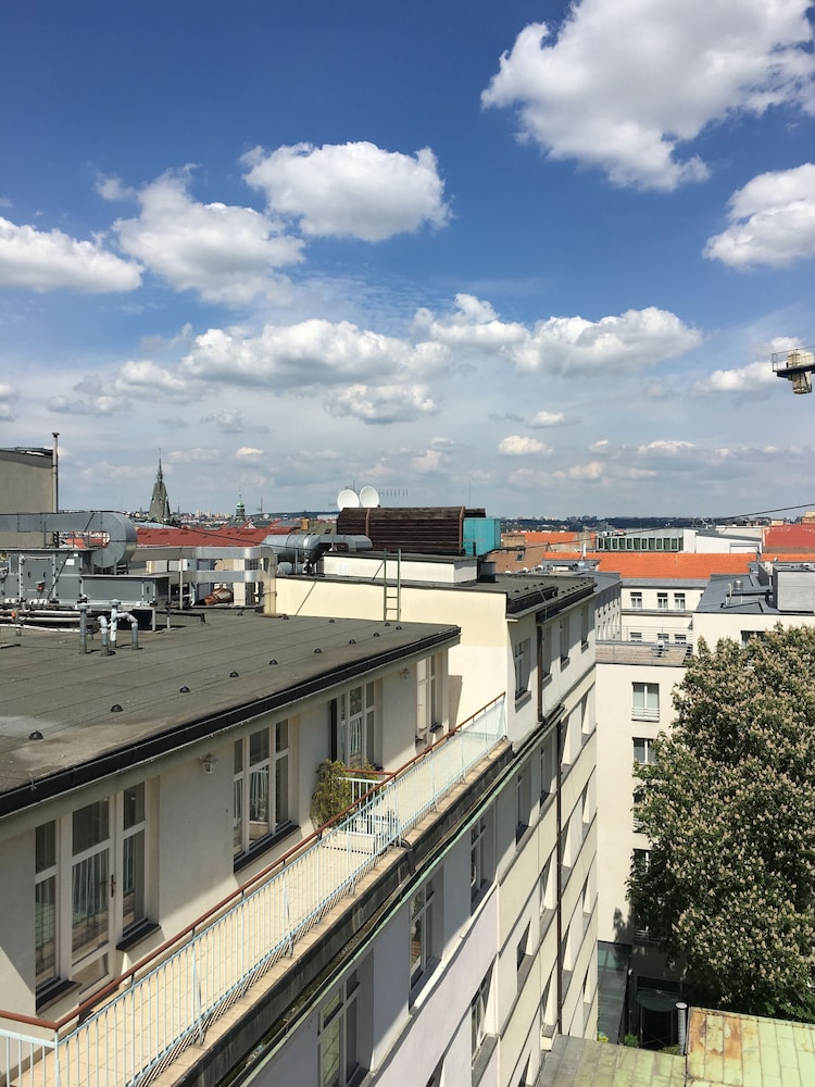 Elysee Hotel Prague 62/66