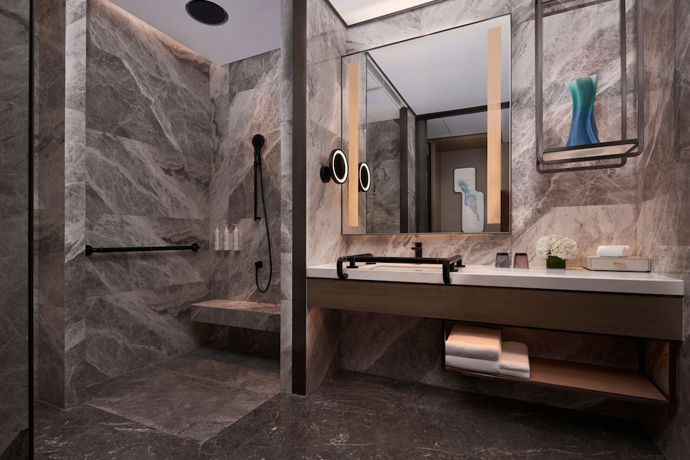 Tianjin Marriott Hotel National Convention and Exhibition Center 49/50