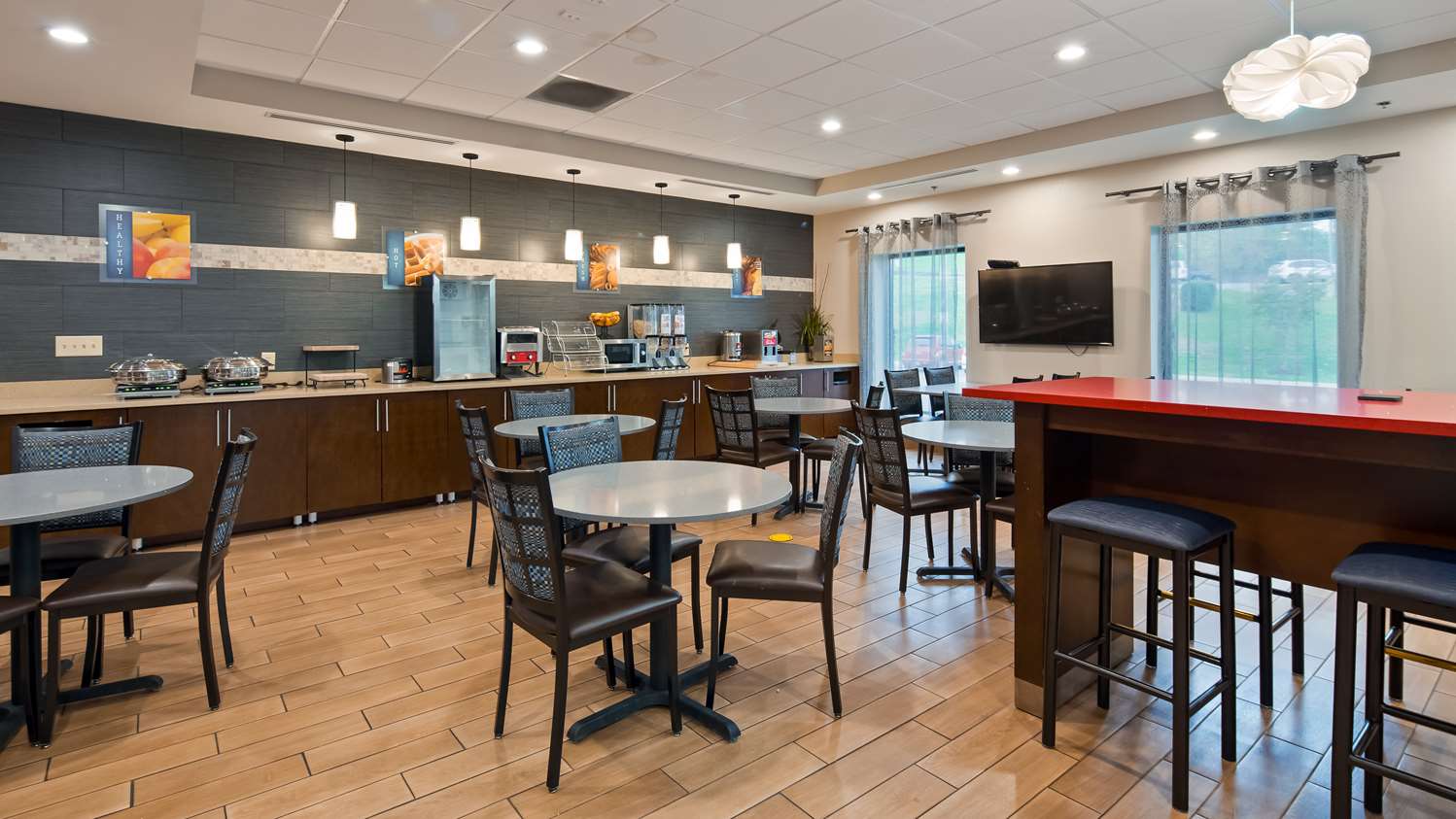 Best Western Plus Sunrise Inn 24/33