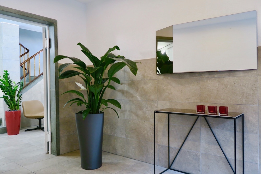 Zurich Furnished Homes 5/50