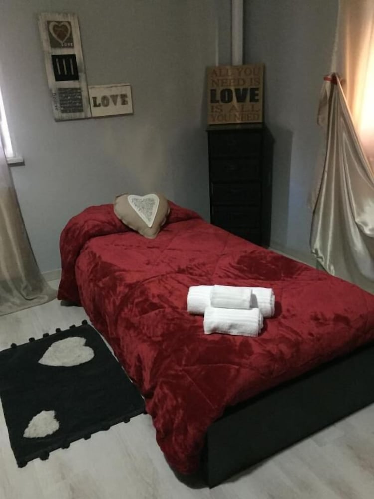 1 BEDROOM, TRIPLE