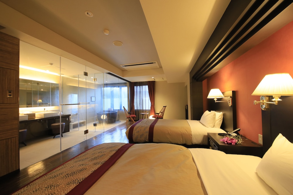 Stone, Twin Beds, Bathtub, Main Building
