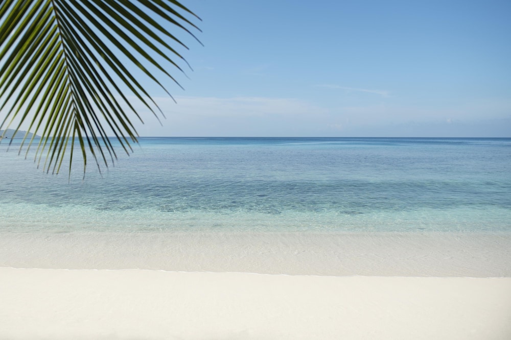 Avani Plus Barbarons Seychelles Resort 69/71