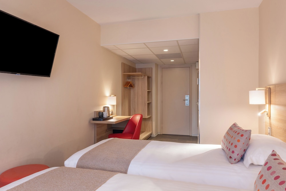 ROOM, TWIN BEDS, TERRACE