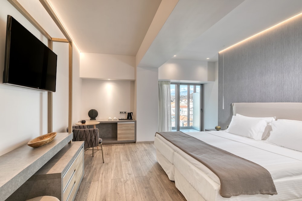 DELUXE, DOUBLE BED