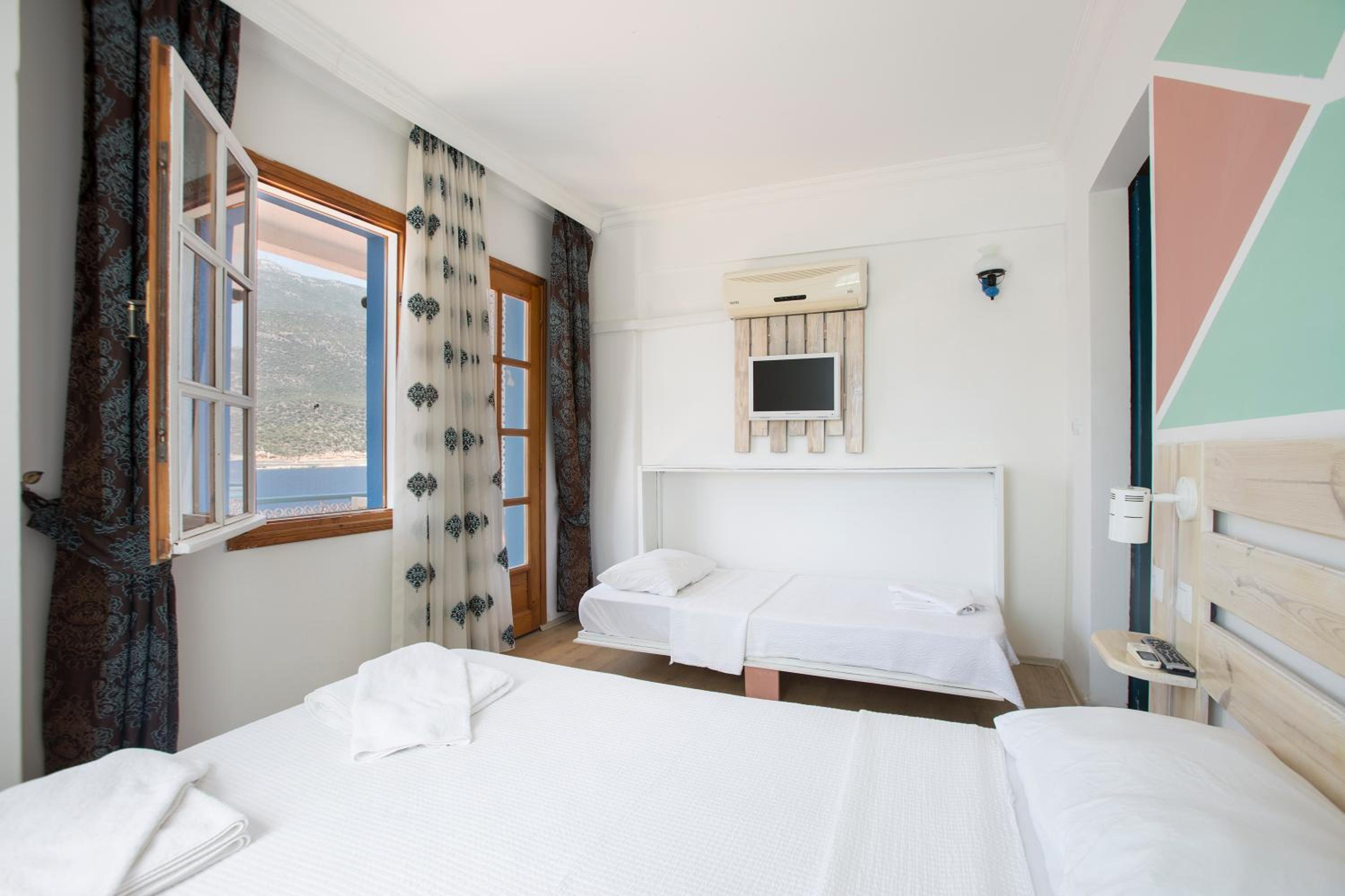 غرفة قياسية ثلاثية، Korsan Ada Hotel 2/6