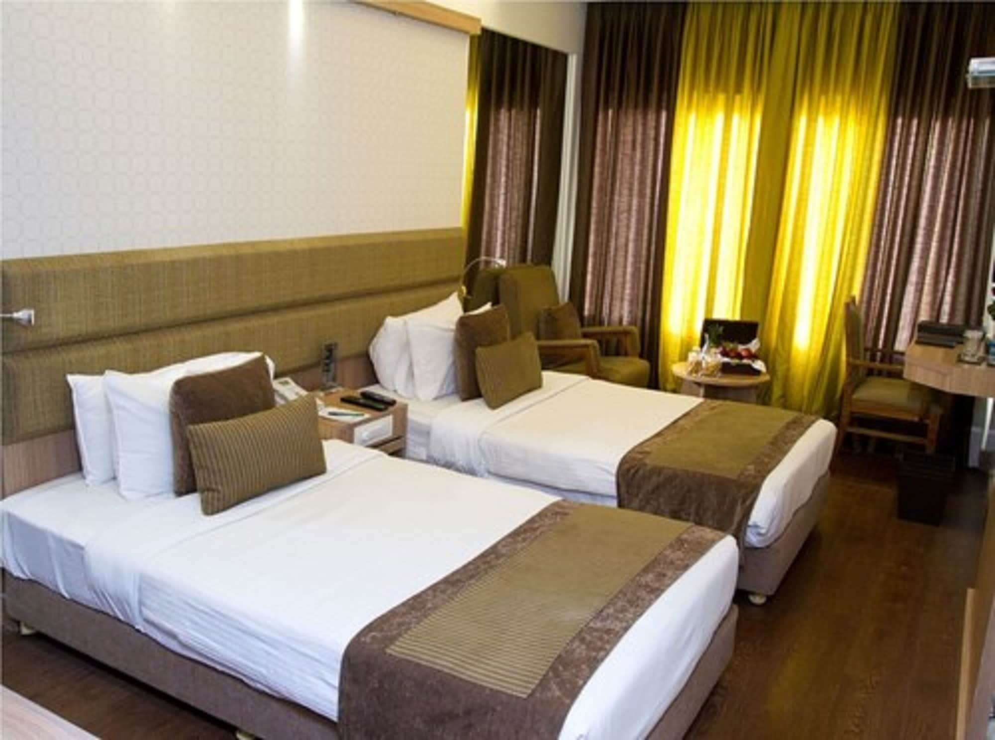 غرفة تنفيذية بسرير فردي