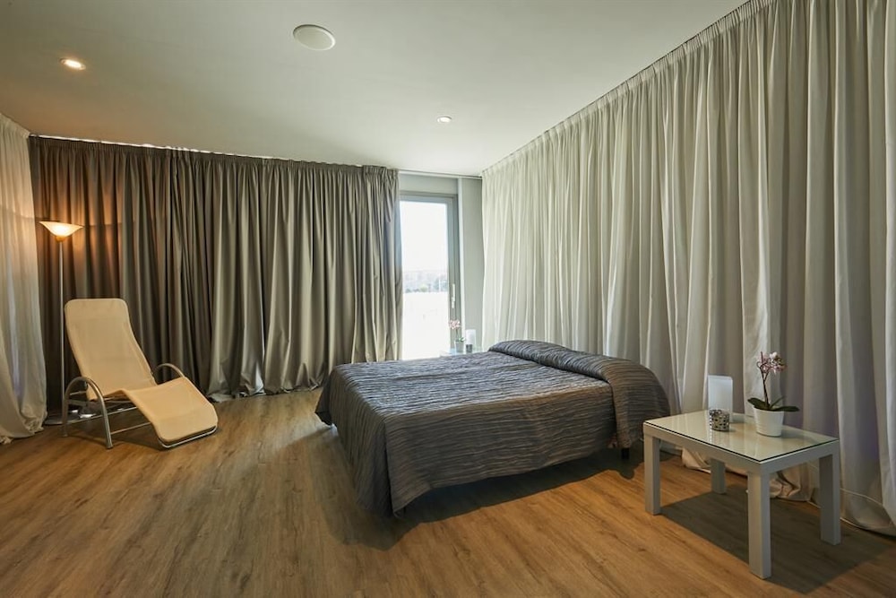 Castel Martini Wellness And Business Hotel 6/31