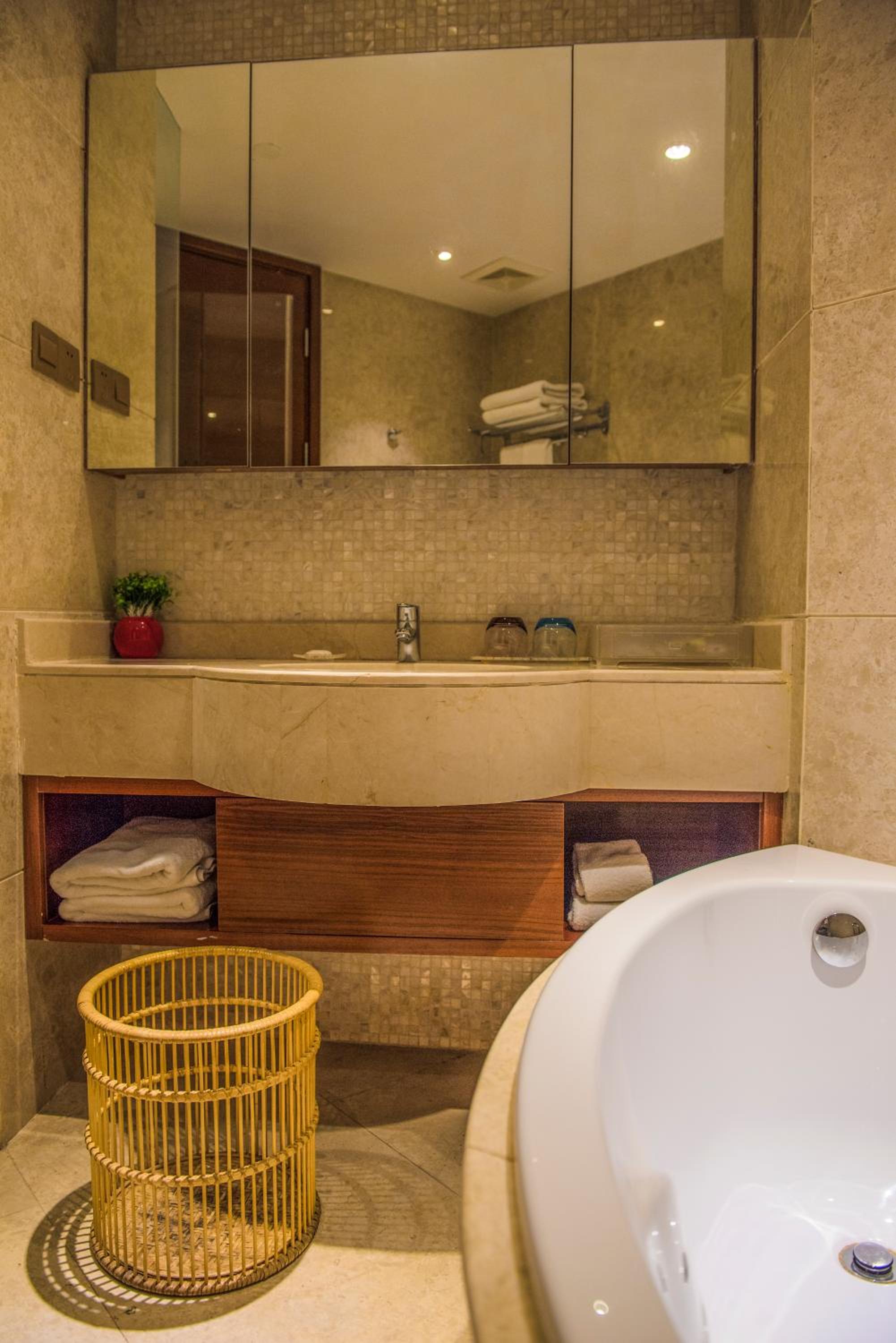 sanya seacube holiday hotel