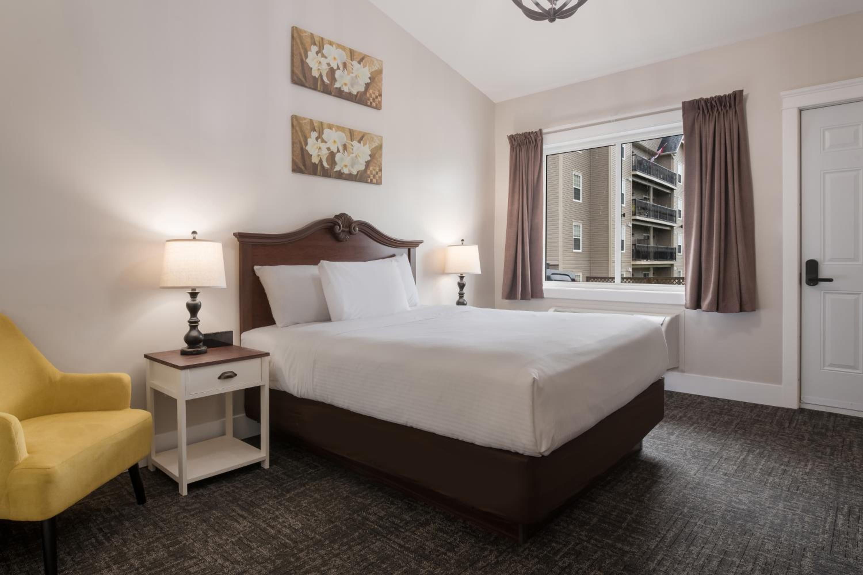 Superior, Queen Bed