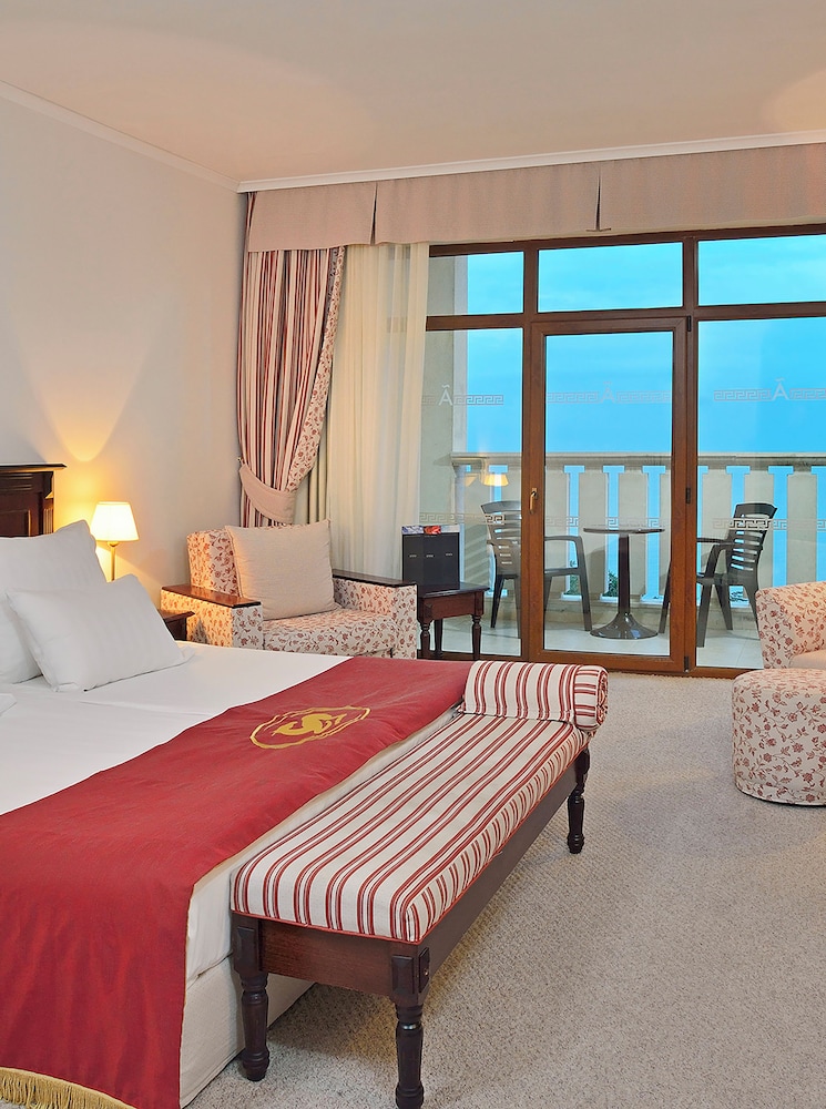 The Level, King Bed, Sea View
