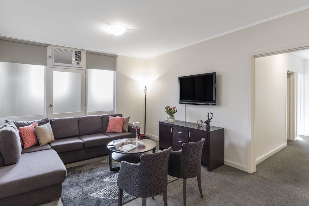 Dorset Gardens Hotel 25/49
