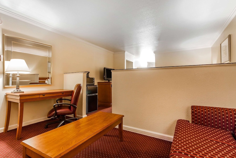 Quality Inn & Suites Gilroy CA 26/47