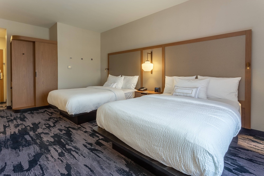 Fairfield Inn & Suites Franklin 11/34