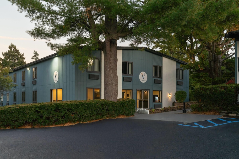 Hotel Vervana, Trademark Collection by Wyndham 4/66
