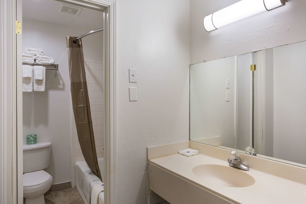 Motel6 Clovis, NM 64/69
