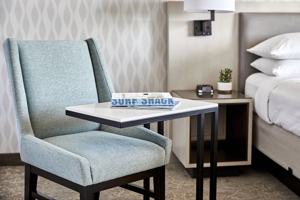 Marriott Los Angeles Airport 65/77
