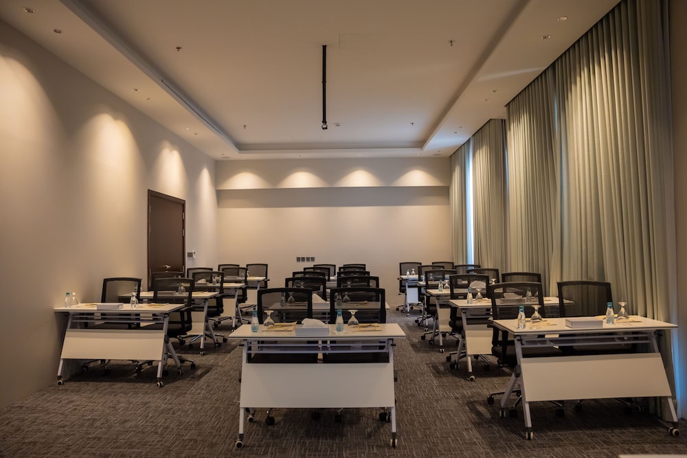 العنوان فندق الحمراء(Rosemond Alhamra (EX.Address Al Hamra)) 38/43