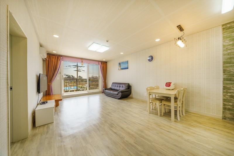 Buan Mohyang Crystal Pension 18/24