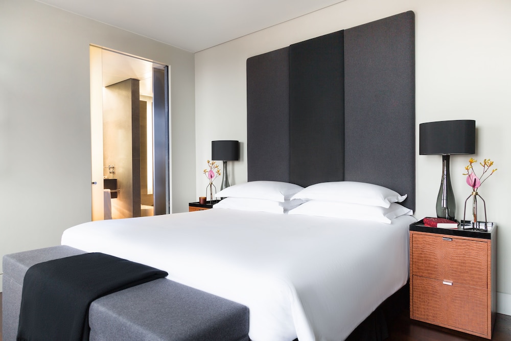 1 BEDROOM, PARK, SUITE