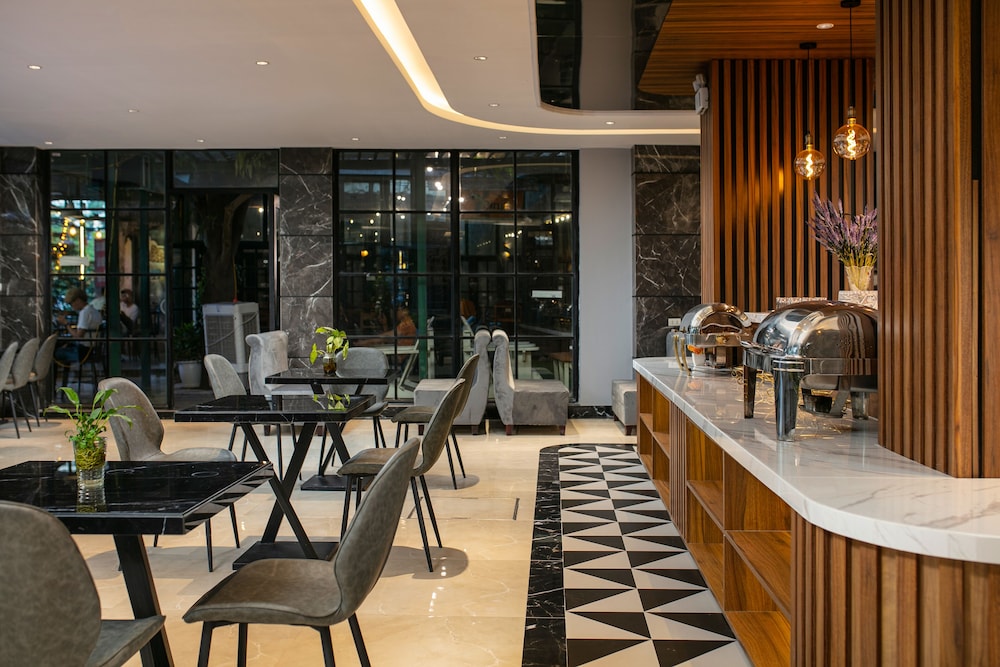 Ping Hotel Hanoi 51/66