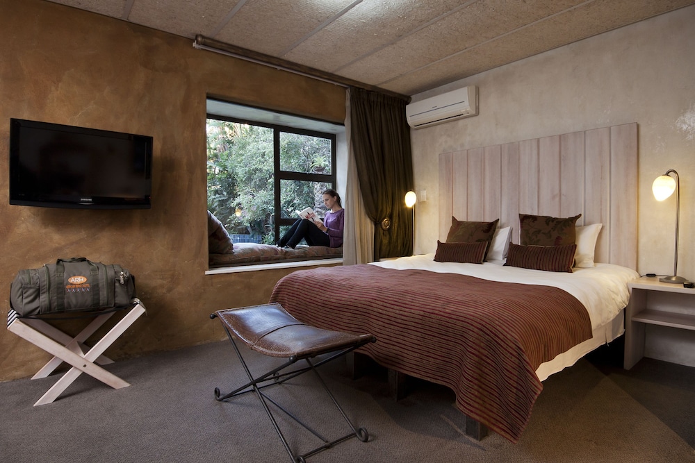 African Rock Hotel 32/76