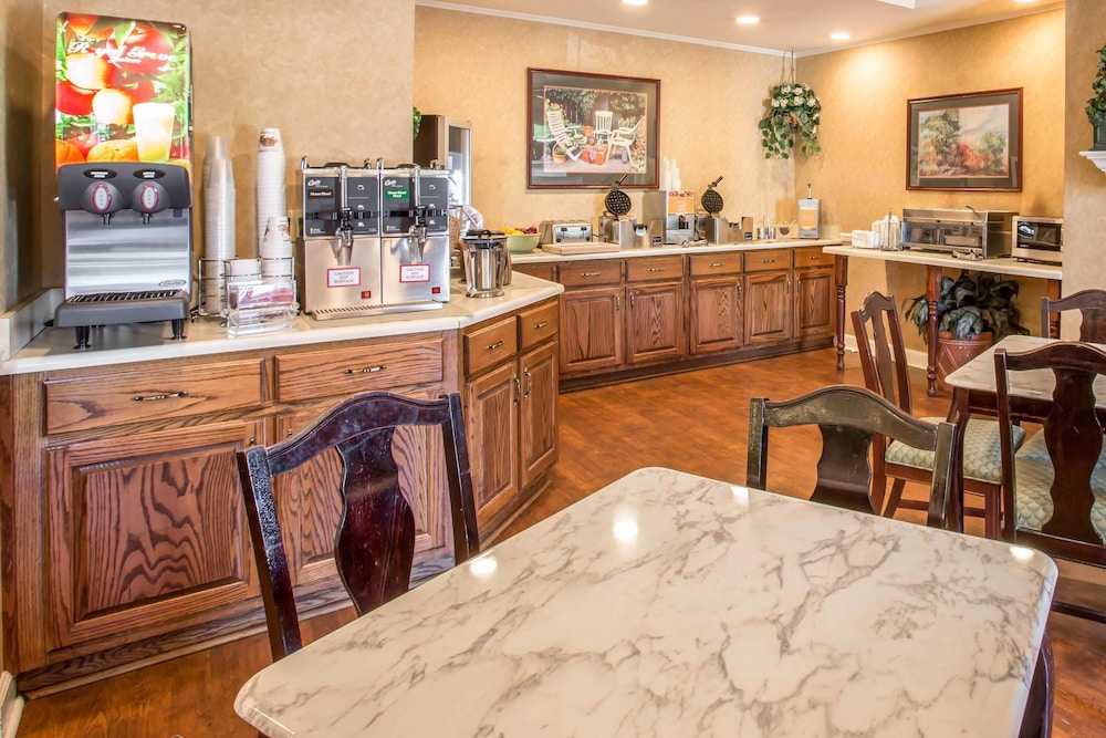 Quality Inn Greeneville - Tusculum 26/40