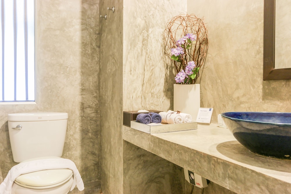 Ketawa Pet Friendly Hotel and Cafe (ex Ketawa Stylish Hotel) 40/43