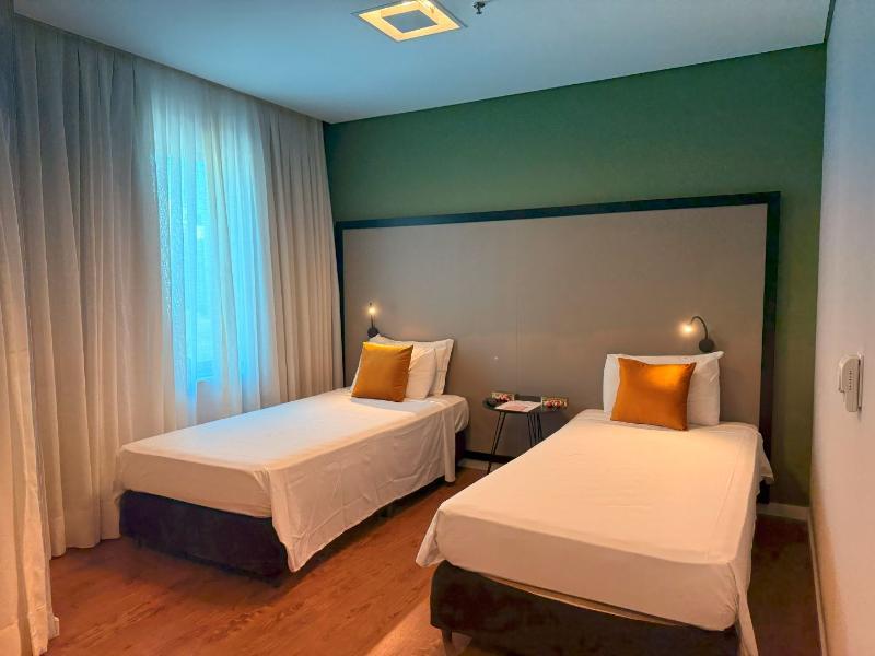 Luxury, Twin Beds
