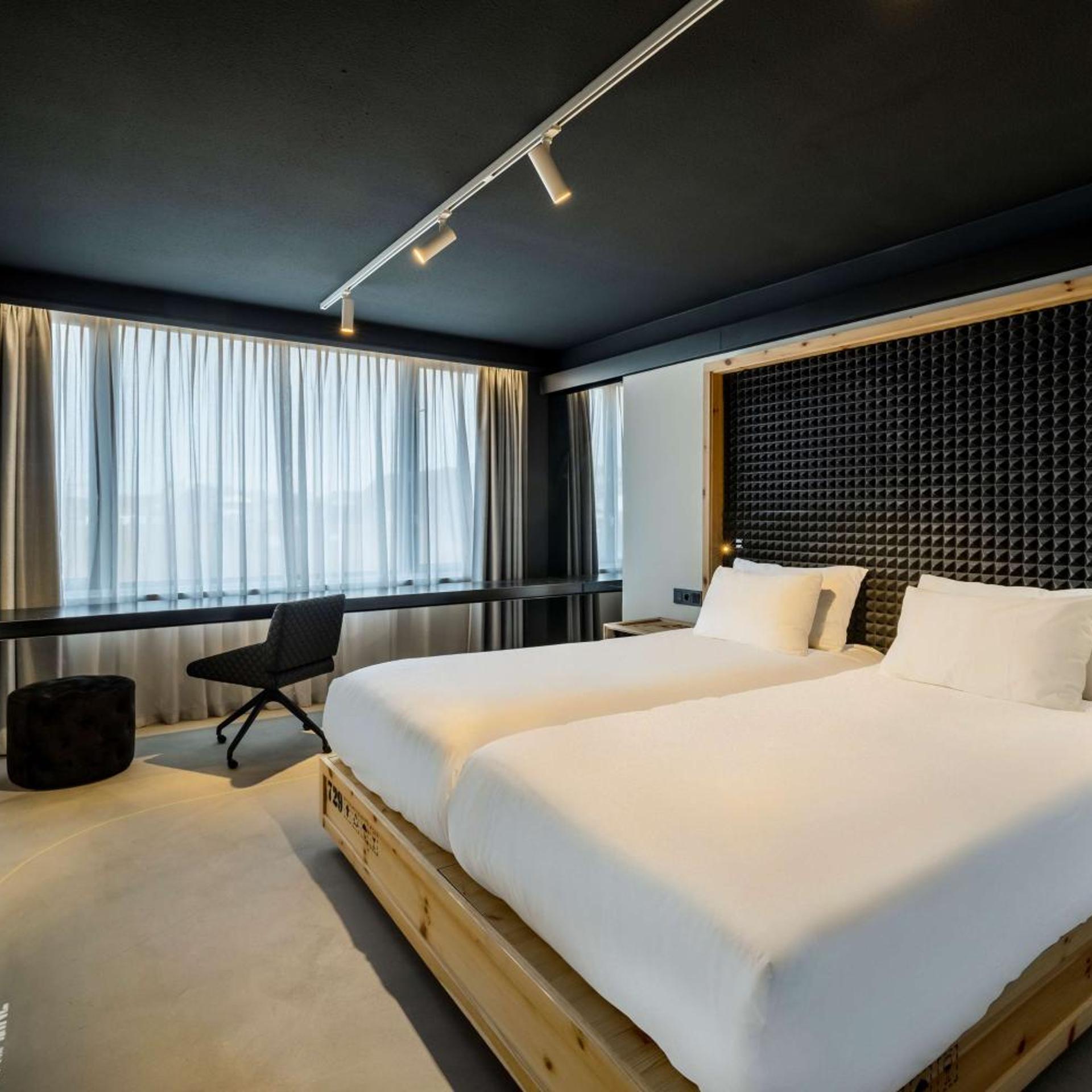 Atelier, King Bed
