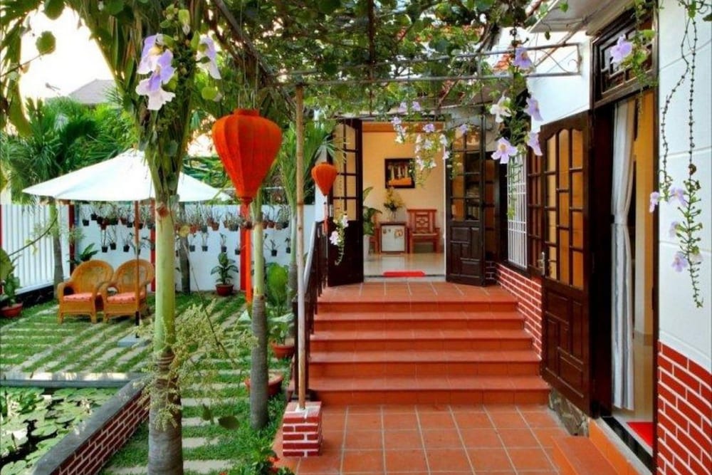 Red House Homestay 63/70