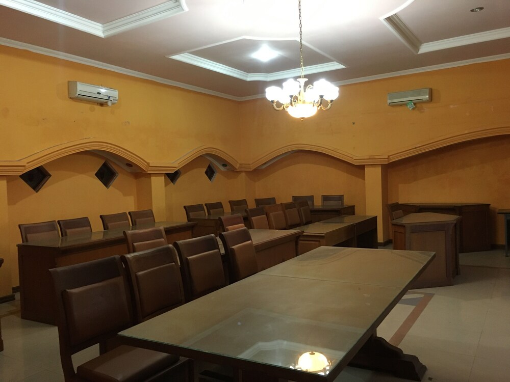 Hotel Alami near Alun-Alun Klaten 25/40