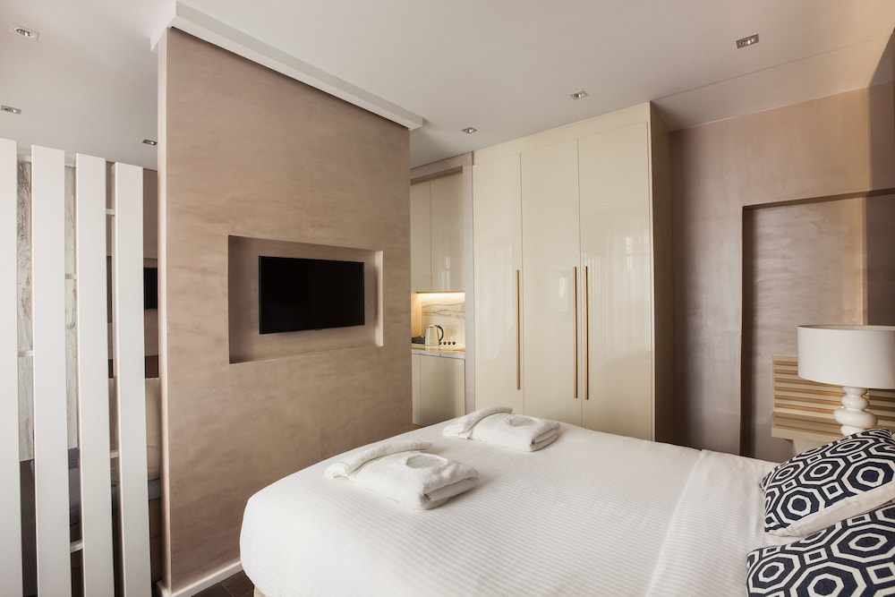 Consolato Boutique Suites 67/94