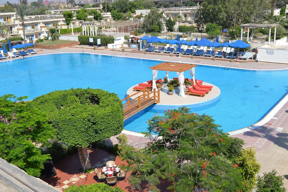 Pyramids Park Resort Cairo in Kirdasah