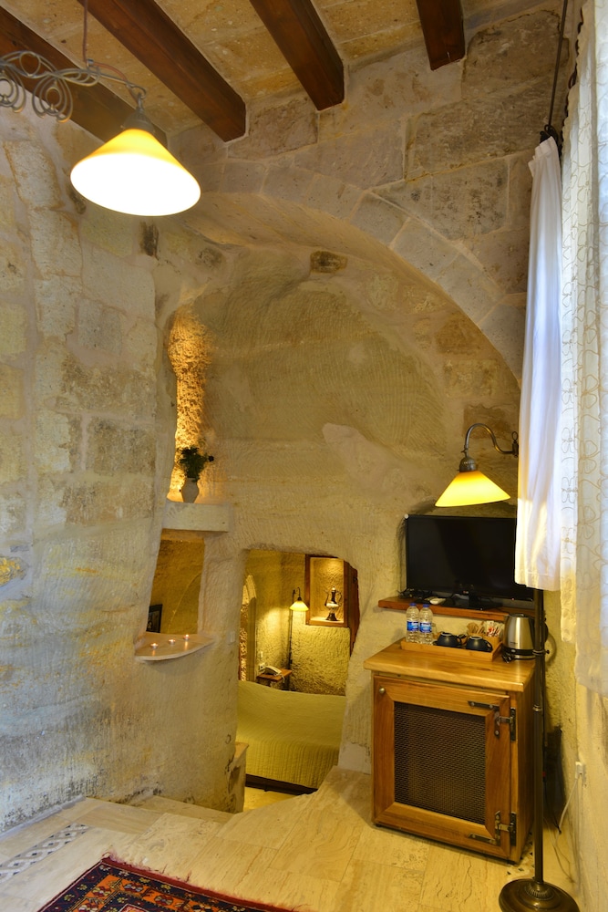 Sultan Cave Suites 35/77