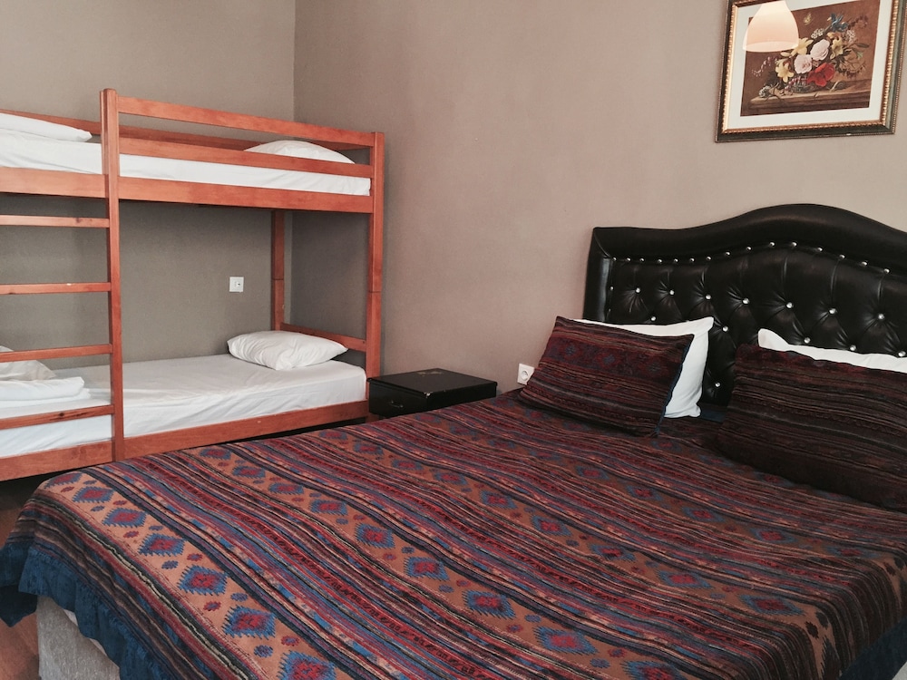 Nobel Hostel 14/36
