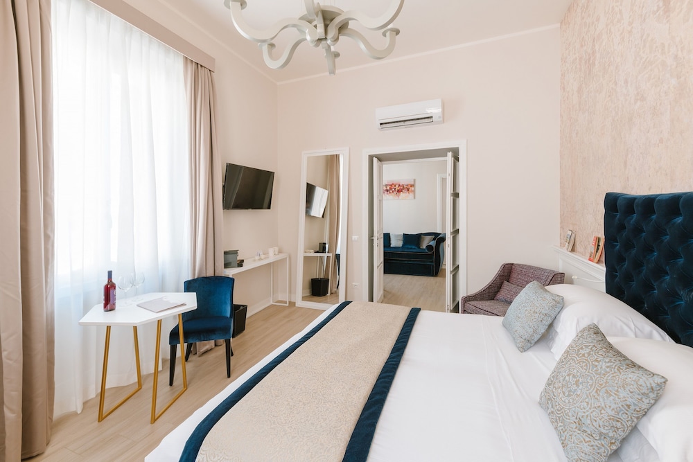 Rhea Silvia Luxury Navona 17/50