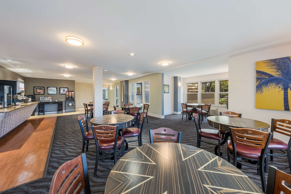 Surestay Plus Hotel By Best Western Mountain View 56/70