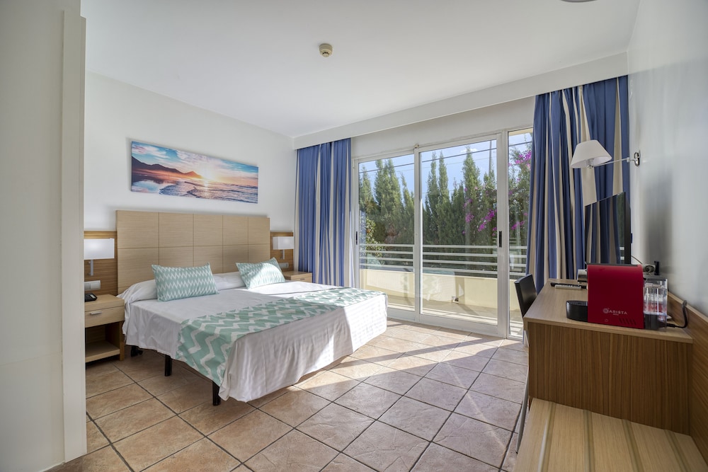 HOTEL ABRIL 17/29