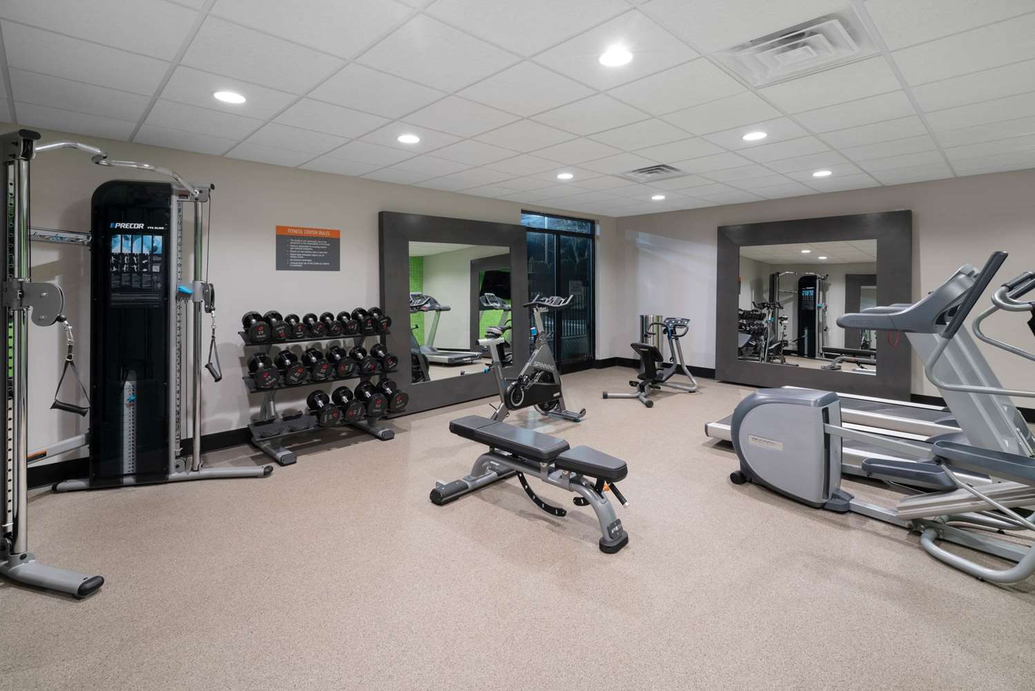 La Quinta Inn and Suites by Wyndham Raleigh Downtown North 28/47
